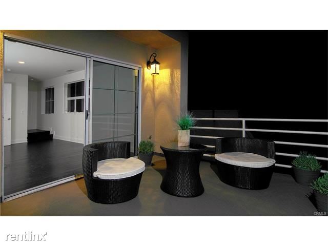 Foto del edificio - 3848 Alta Mesa Dr