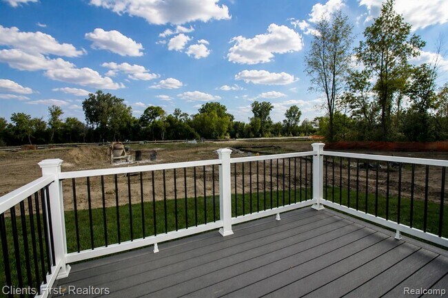 Foto del edificio - 49537 Coldwater Rdg Dr