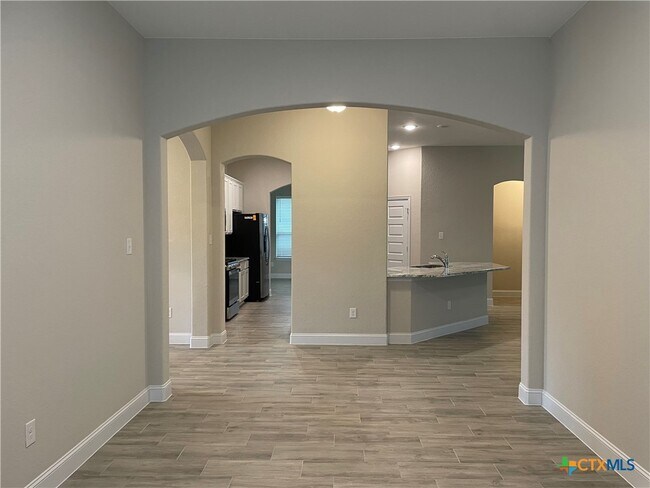 Foto del edificio - 1321 Cottonseed St