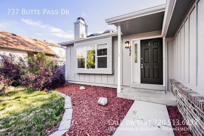 Foto del edificio - 737 Butte Pass Dr