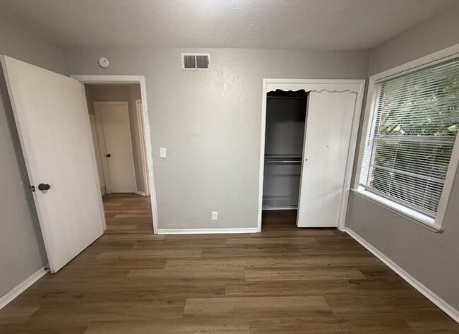 Building Photo - 5117 NW 47th St