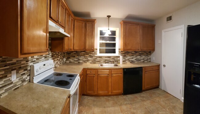 Foto del edificio - 2808 Grubb Rd