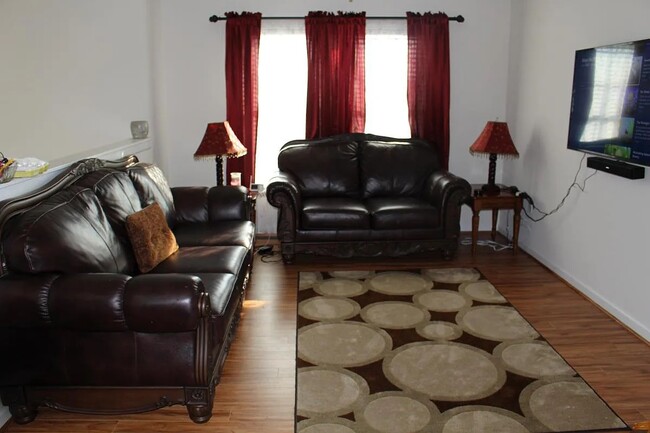 Building Photo - 42 Mullens Cir