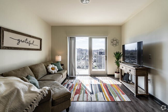 1BR, 1BA - 625SF - Living Room - The 1901 on Belcourt