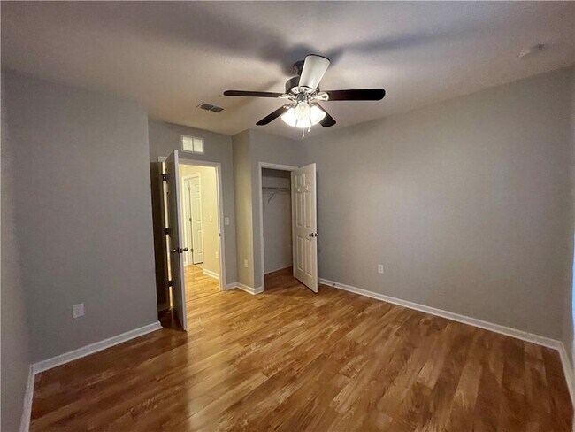 Foto del edificio - 1586 Lexington Square SW