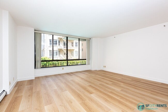Building Photo - 900 Bush St