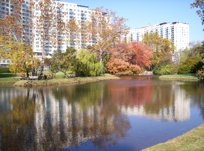 Foto del edificio - 10500 Rockville Pike