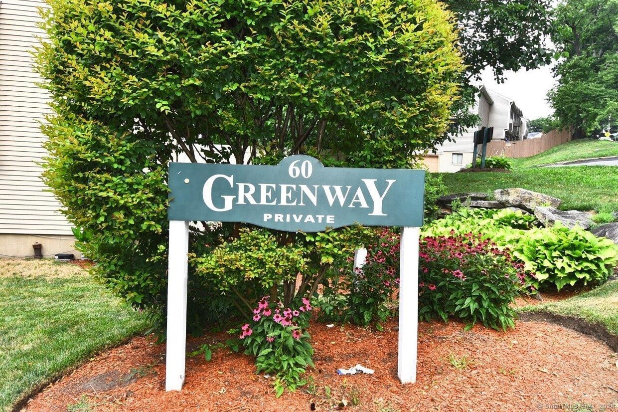 Primary Photo - 60 Lawn Ave