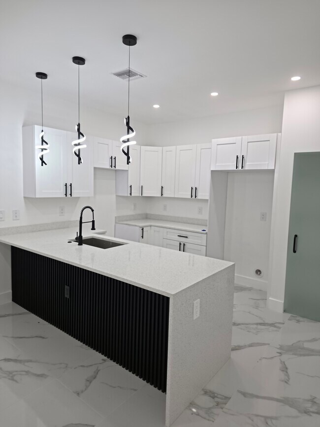 Foto del edificio - 611 E 12th St