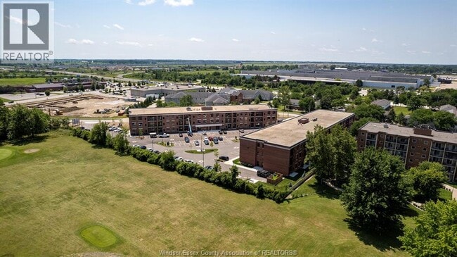 Building Photo - 3160 Meadowbrook Ln