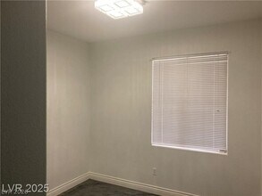 Building Photo - 9050 W Warm Springs Rd