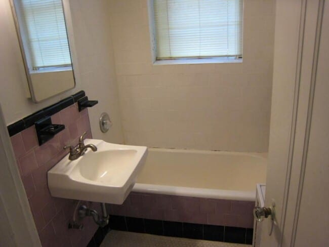 Building Photo - 1993 Commonwealth Ave #5E Boston MA 02135