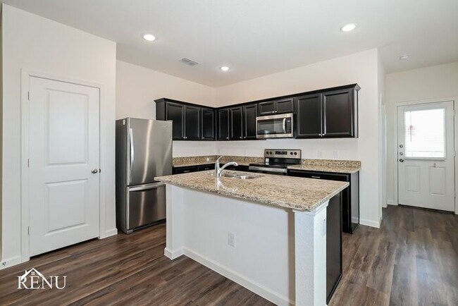 Foto del edificio - 6650 Charleston Dr