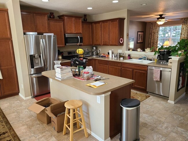 Building Photo - 5 bedroom single family home in Castle Rock.