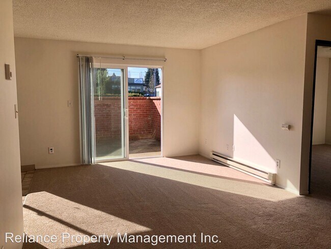 Building Photo - 7825 NE Sandy Blvd
