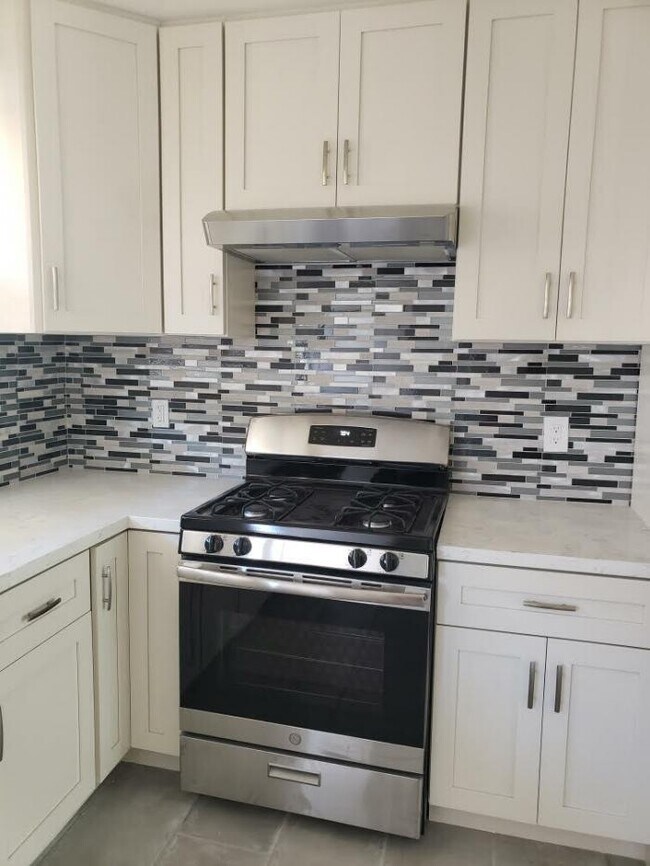 Foto del edificio - 2 bedroom in Oakland CA 94601