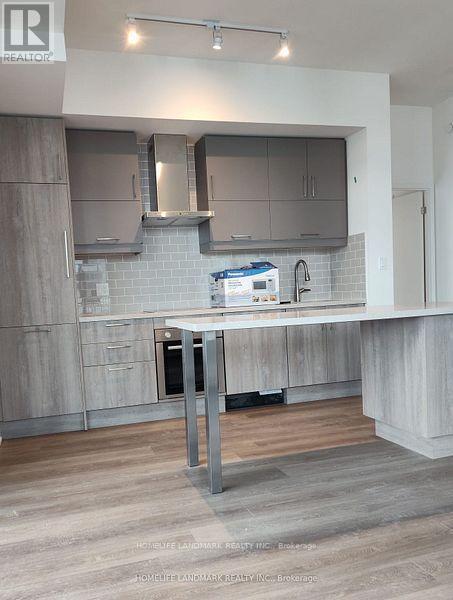 Building Photo - 38 Simcoe Promenade