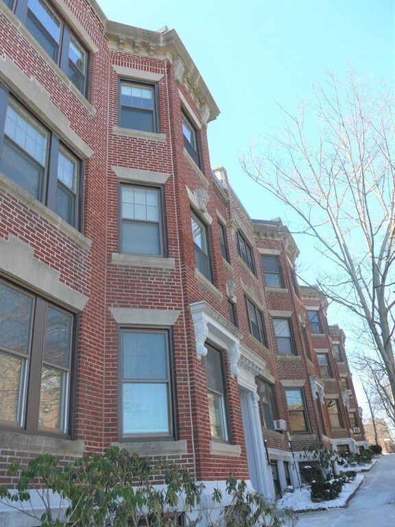 Building Photo - 31 Stearns Rd
