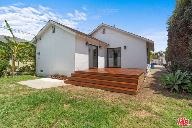 Foto del edificio - 11809 Marshall St