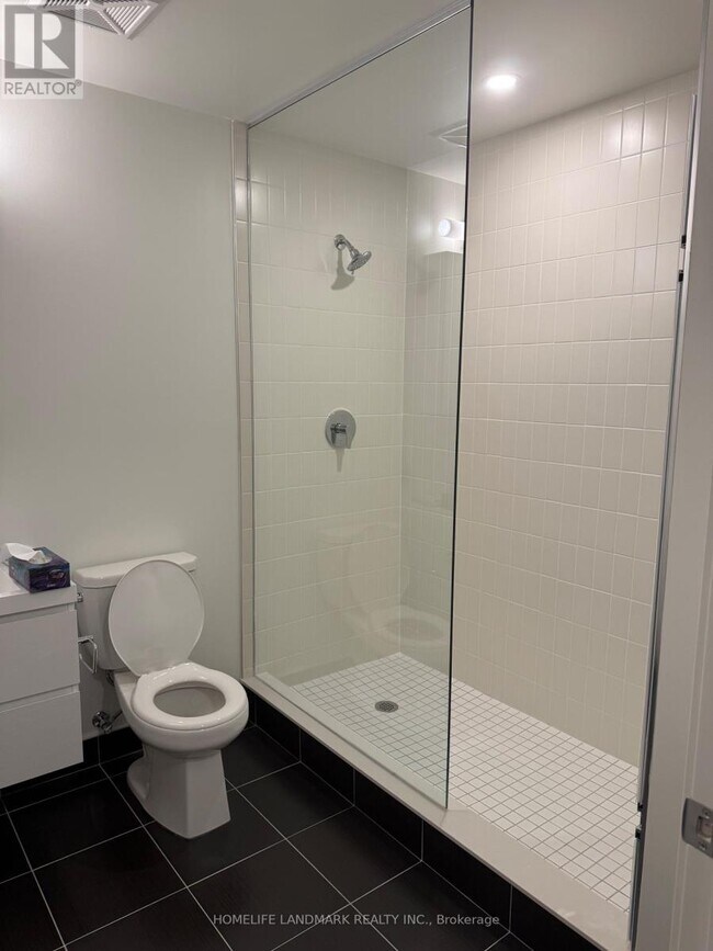 Building Photo - 38-D438 Andre de Grasse St