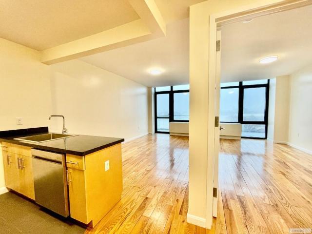 Primary Photo - 1 bedroom in Queens NY 11106