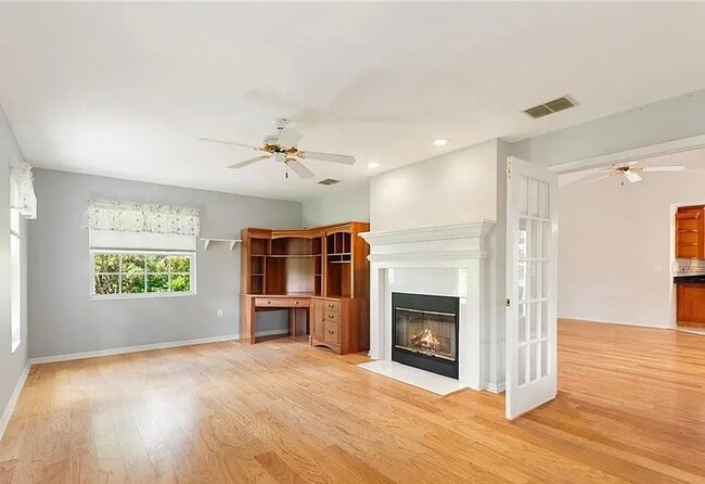 Building Photo - 3231 Parkwood Ct