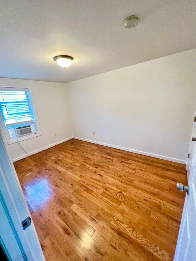 427 4TH St Unit 1, Union City, NJ 07087 Condo for Rent in Union City