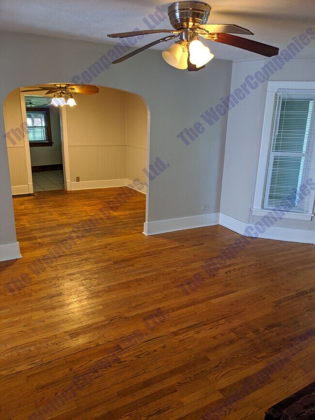 Foto del edificio - Available August 2026!