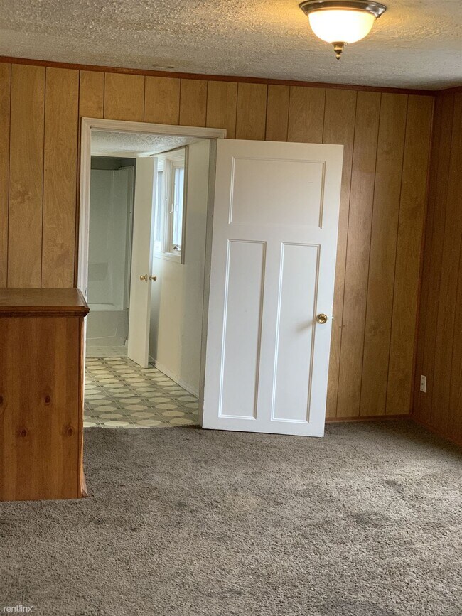 Building Photo - 2 br, 1 bath Apartment - 416 Walnut St NE 2