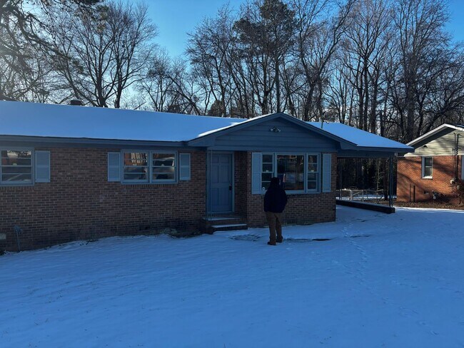 Building Photo - 5632 Birch Rd