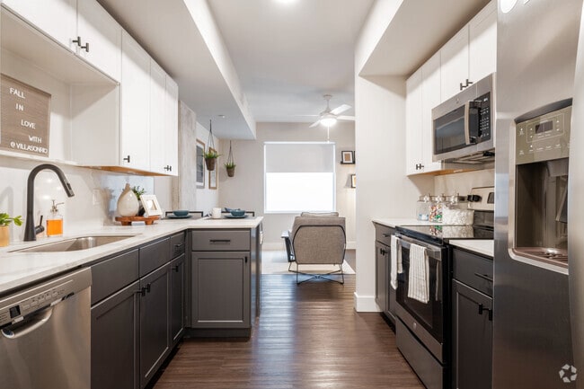2BR, 2BA - 845SF - Villas on Rio Apartments