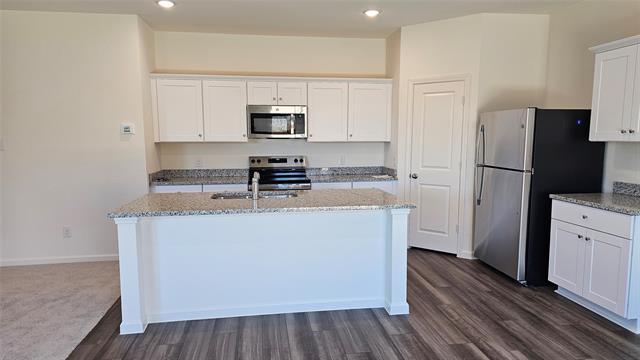 Foto del edificio - 2102 Prairie Ln