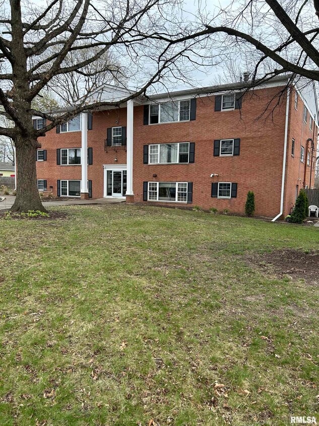 Foto principal - 228 E Oak Cliff Ct