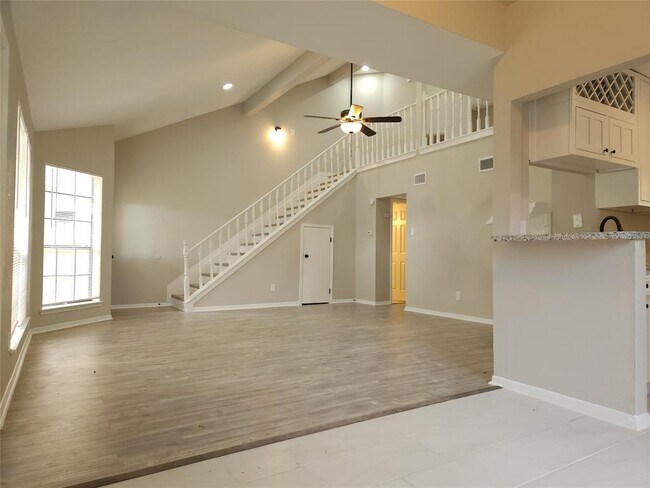 Building Photo - 16303 Napa Vine Dr