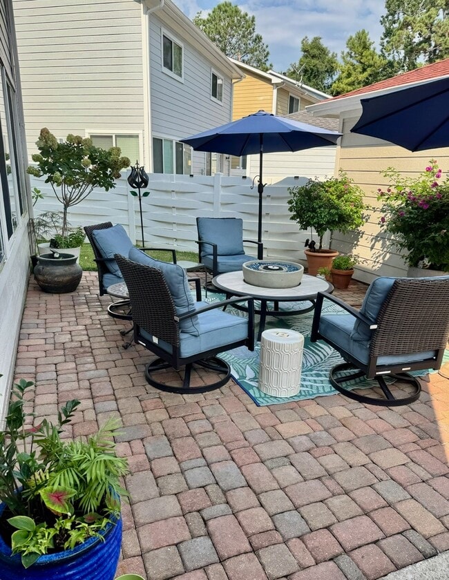 Building Photo - 6118 Spruce Bough Ct