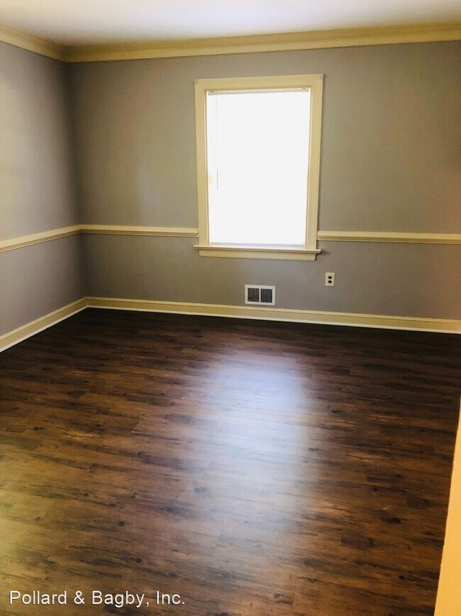 Foto del edificio - 4 br, 2.5 bath House - 3500 Marquette Rd.
