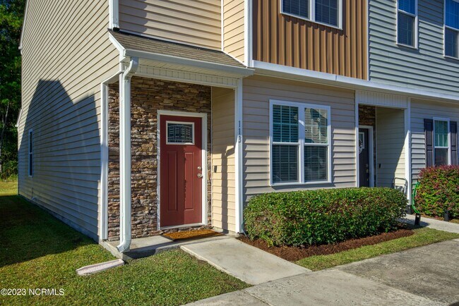 Building Photo - 113 Beacon Woods Dr