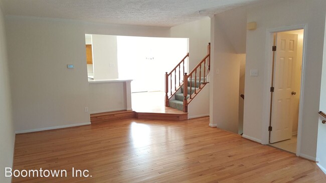 Building Photo - 2 br, 2.5 bath House - 522 Beacon Hill Terr.