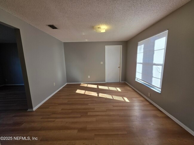 Building Photo - 2709 Julie Ln