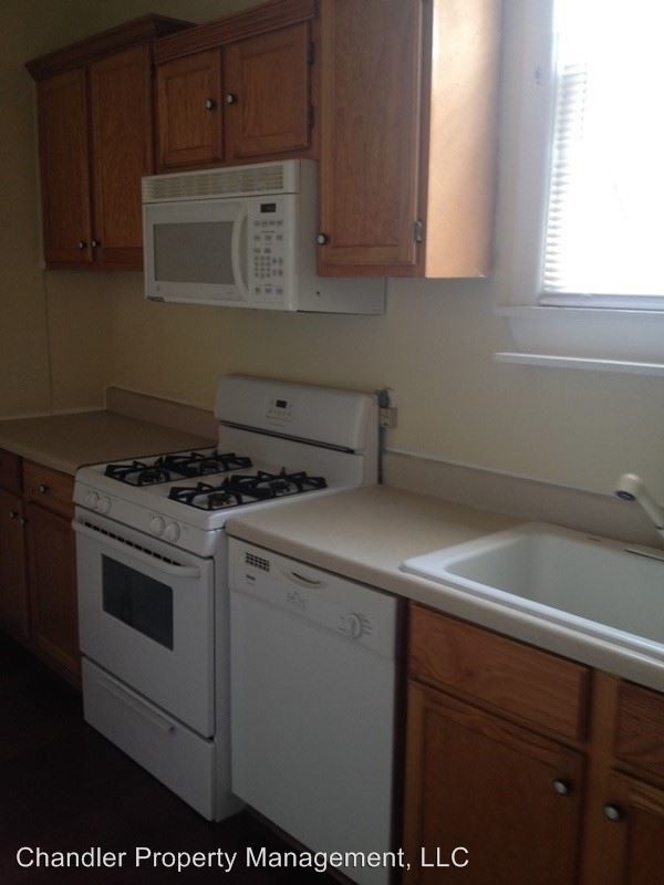 Building Photo - 206 W 37th St