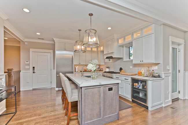 Foto del edificio - 4753 N Hamilton Ave