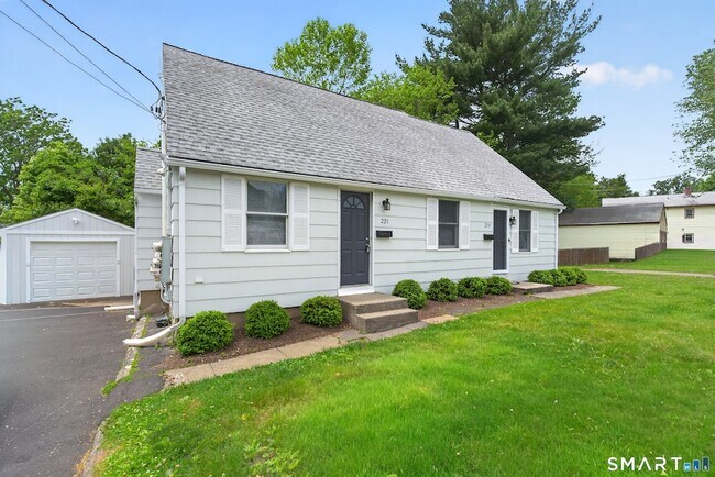 Foto del edificio - 221 Meadows End Rd