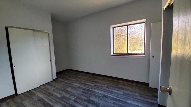 Foto del edificio - 318 E Main St