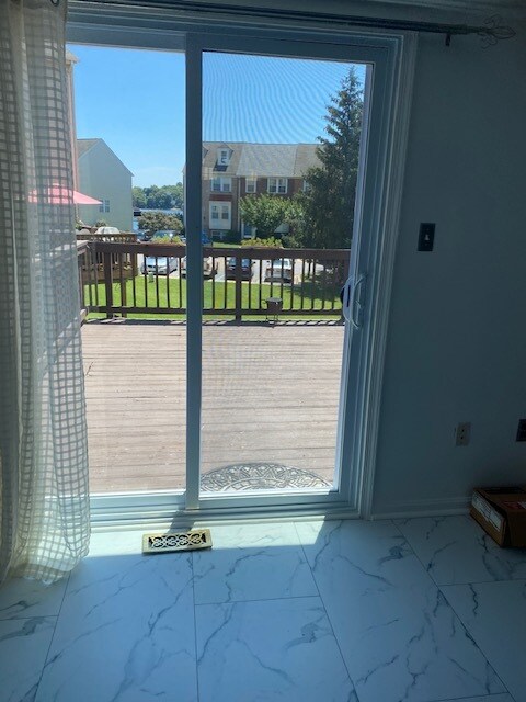 Foto del edificio - 7871 Hidden Creek Way