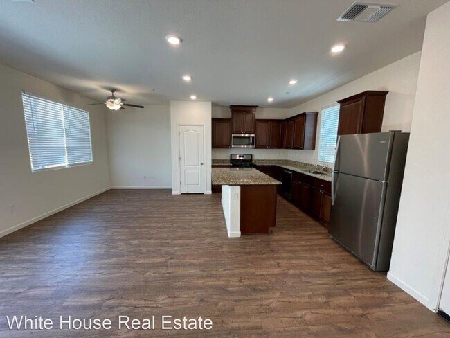 Building Photo - 5 br, 2.5 bath House - 5564 Carlisle Ct