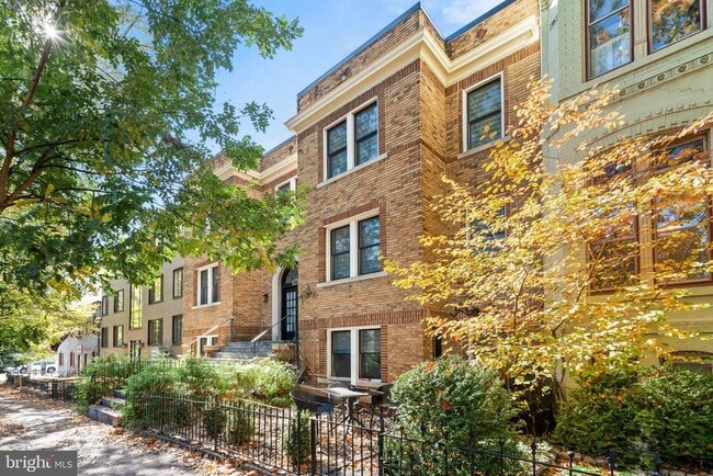 Foto del edificio - 317 3rd St SE