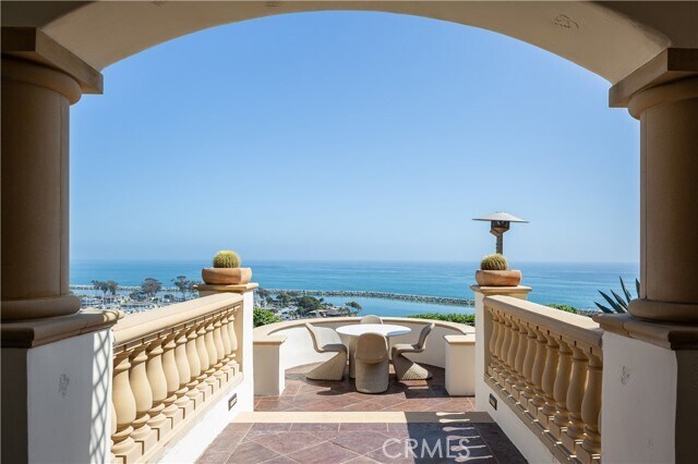 Foto del edificio - 24352 Santa Clara Ave