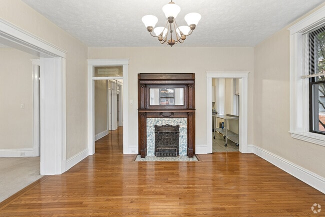 2BR, 1BA - 1,100SF - Dining Room - Sycamore