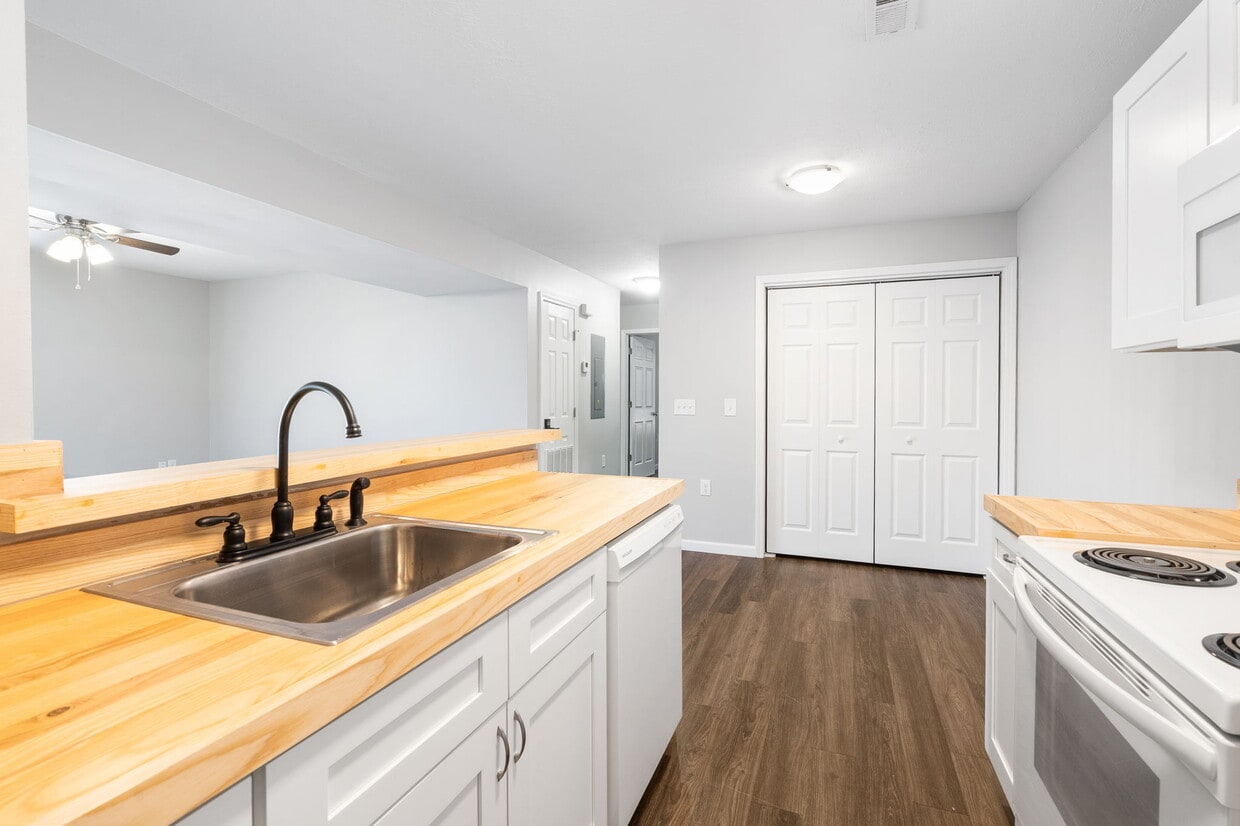 Primary Photo - Ozark South Apartments