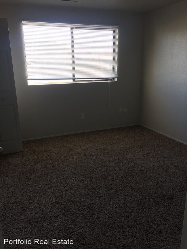 Building Photo - 1205 W Ivy Ave